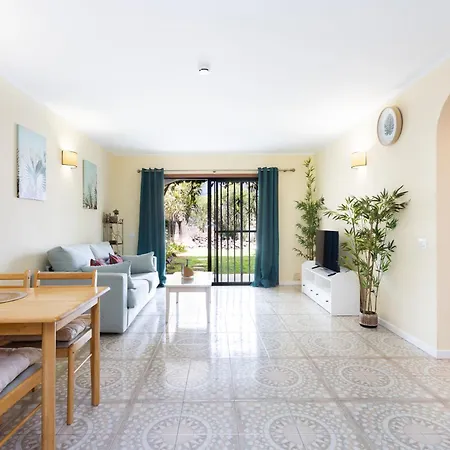 Private Garden Two Bedroom At Fairways Club Apartment *