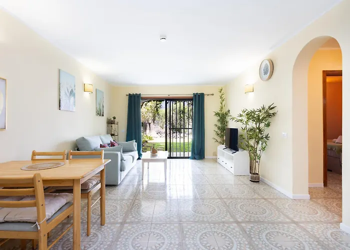Private Garden Two Bedroom At Fairways Club Appartement *