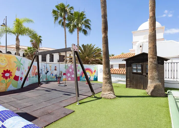 Private Garden Two Bedroom At Fairways Club شقة